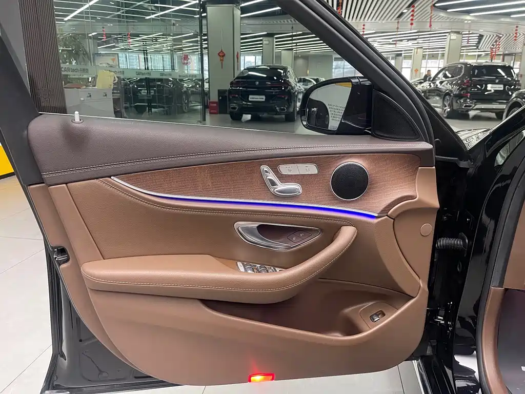 Mercedes-Benz E-Class 2022 — фото 23