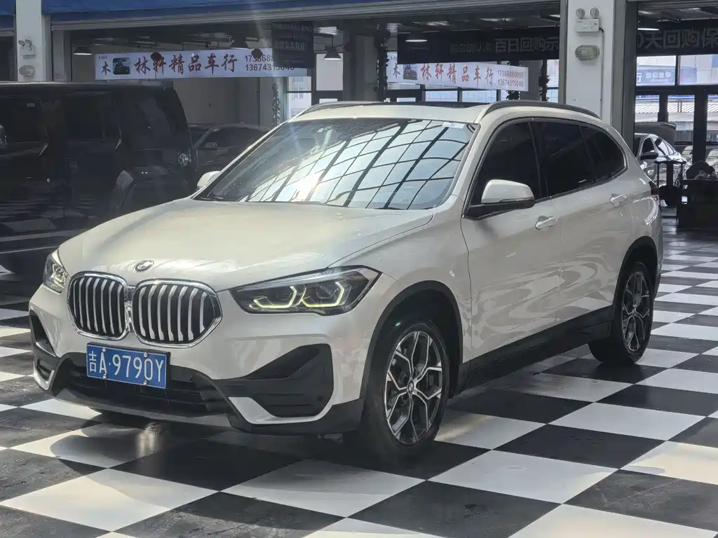 BMW X1 2021 — фото 1