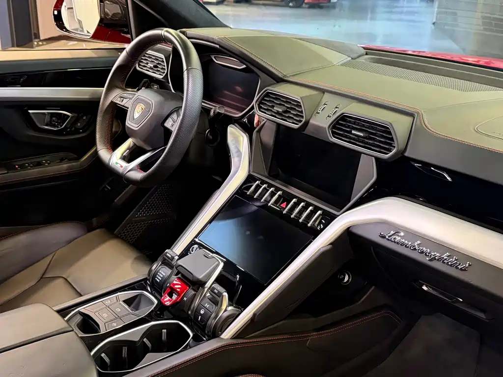 Lamborghini Urus 2019 — фото 19