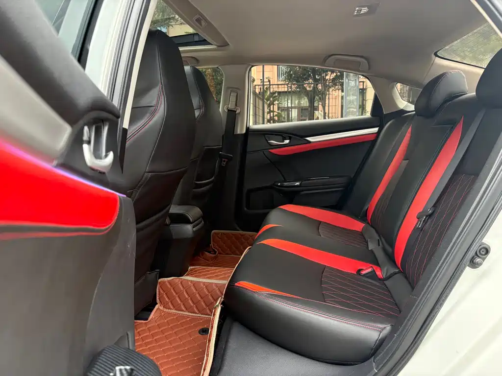 Honda Civic 2019 — фото 11