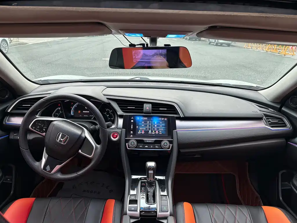 Honda Civic 2019 — фото 17