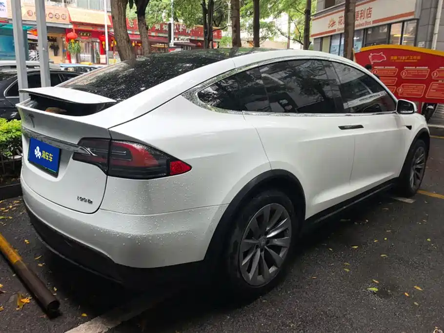 Tesla Model X 2017 — фото 3
