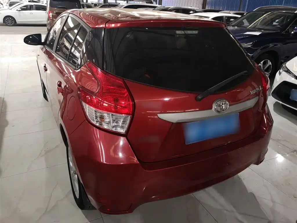 Toyota Yaris L 2014 — фото 23