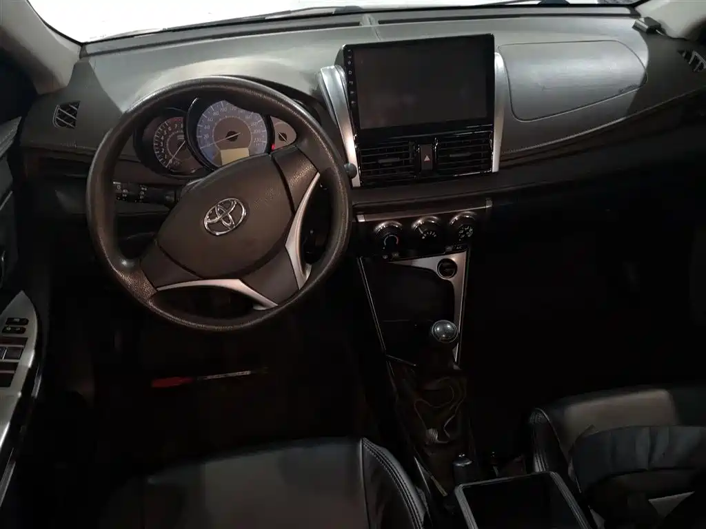 Toyota Yaris L 2014 — фото 6