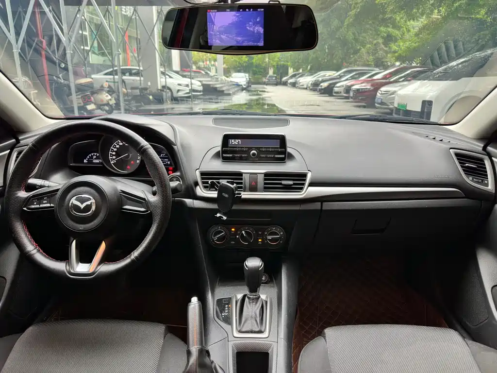 Mazda 3 Axela 2017 — фото 13