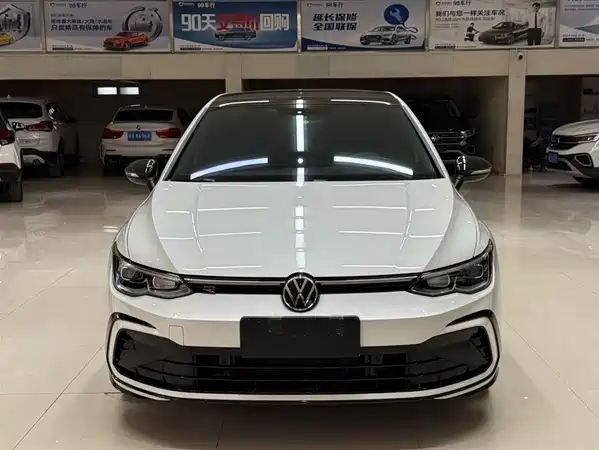 Volkswagen Golf 2023
