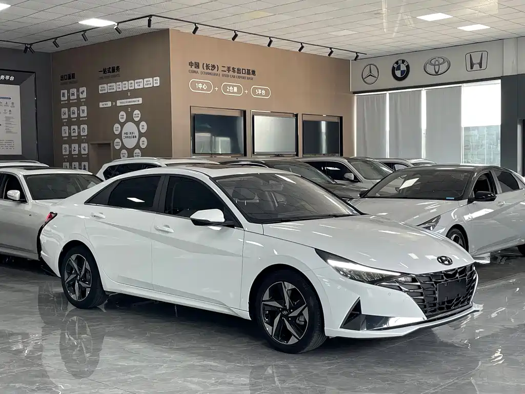 Hyundai Elantra 2023
