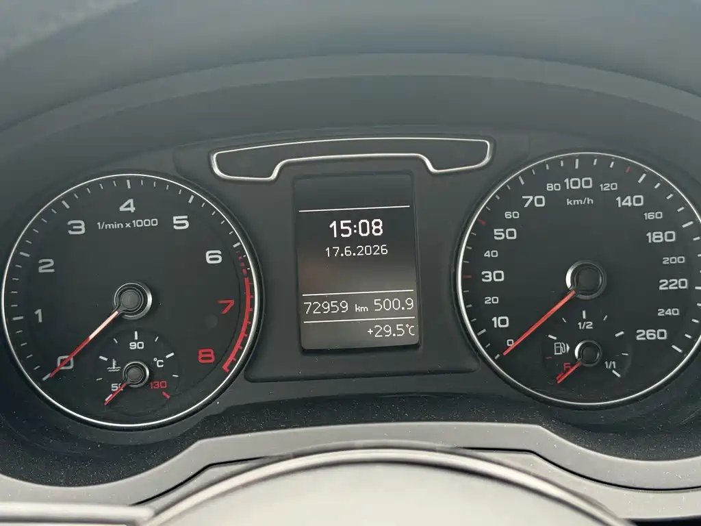 Audi Q3 2014 — фото 13