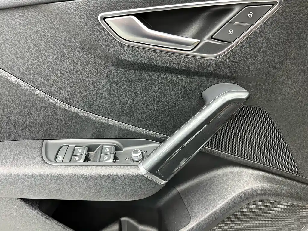 Audi Q2L 2021 — фото 3