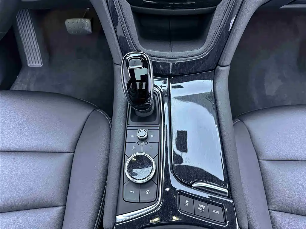 Cadillac XT5 2022 — фото 13