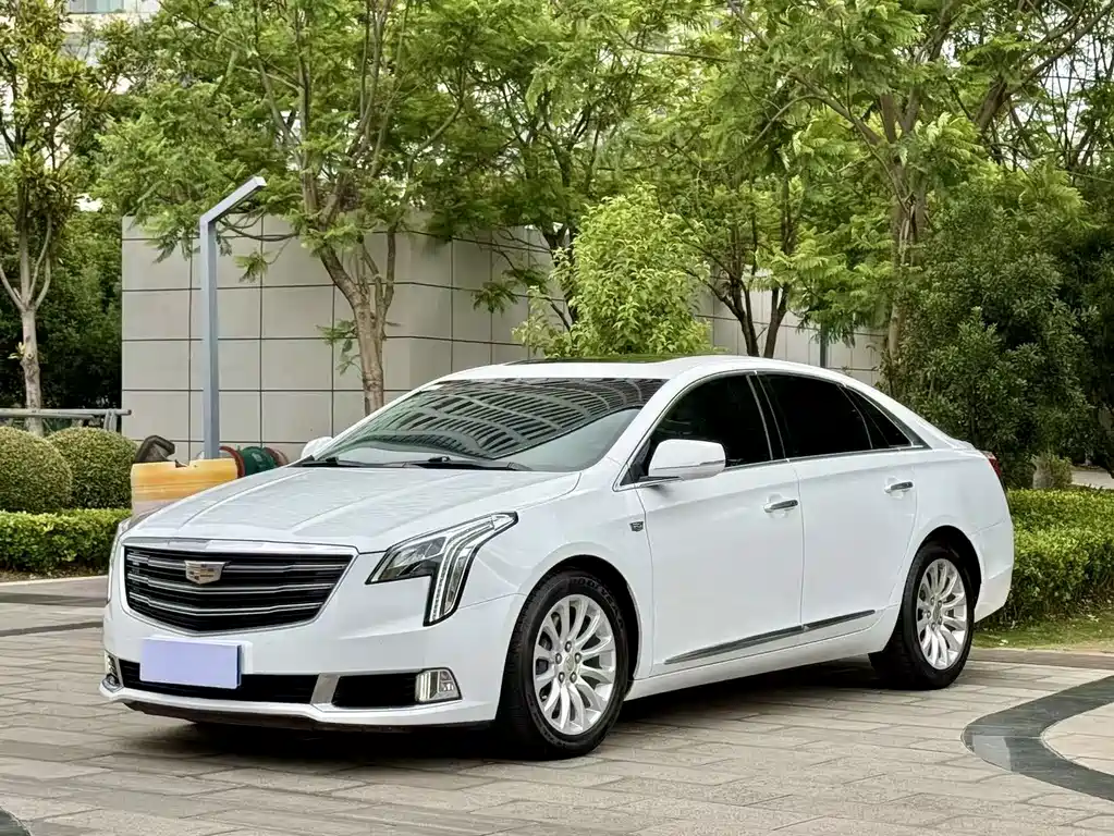 Cadillac XTS 2018 — фото 1