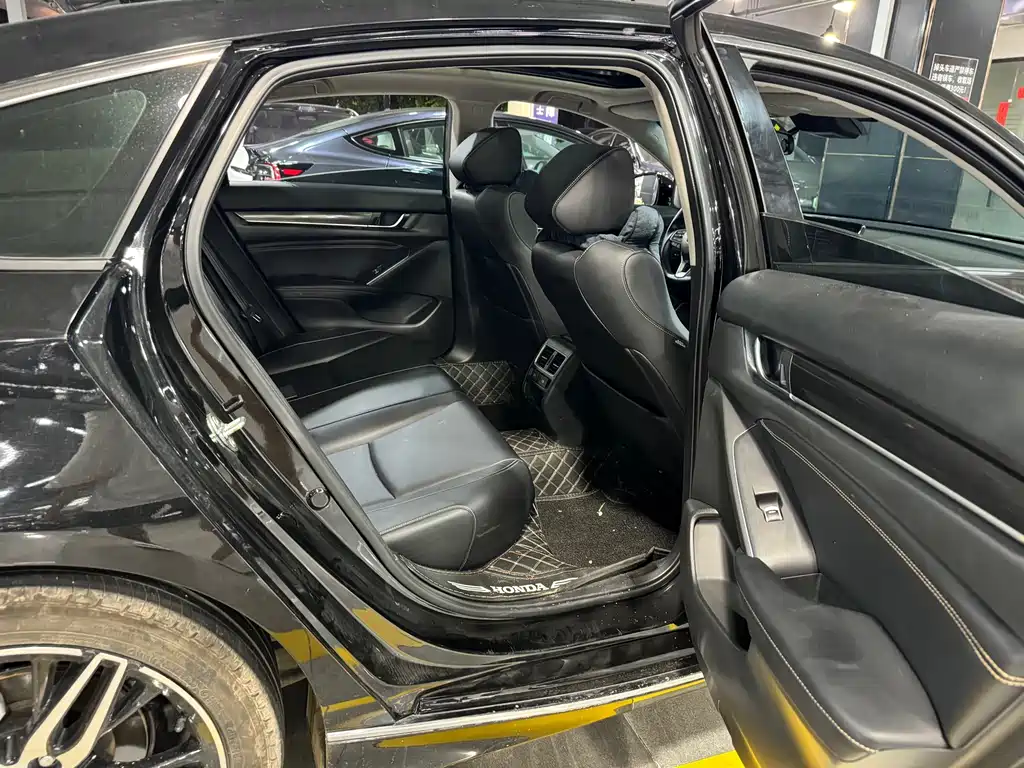 Honda Accord 2023 — фото 10