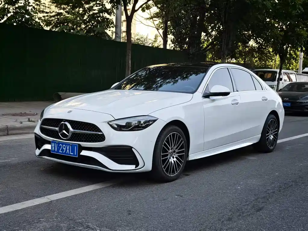 Mercedes-Benz C-Class 2025 — фото 3