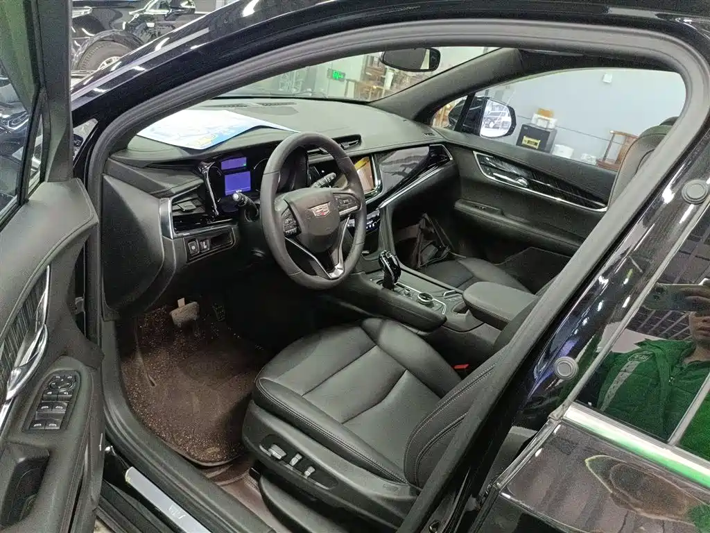 Cadillac XT6 2022 — фото 12