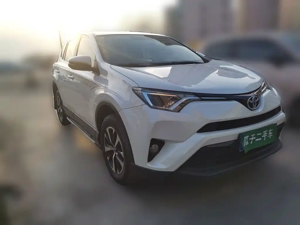 Toyota RAV4 2019 — фото 23