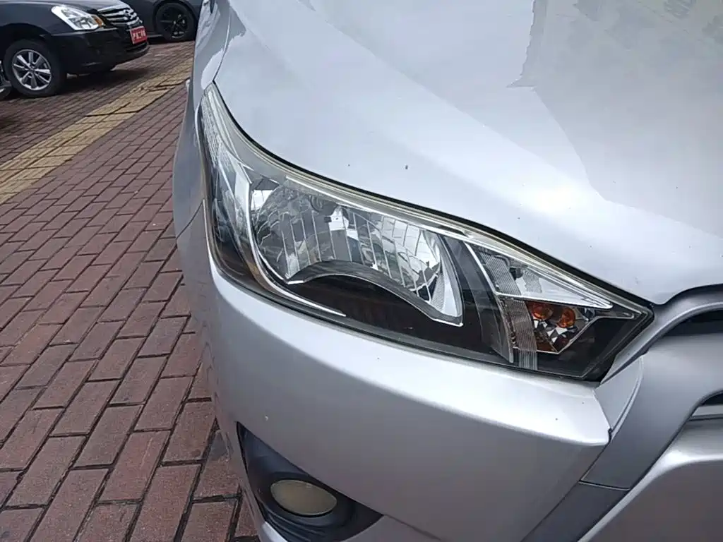 Toyota Yaris L 2014 — фото 13