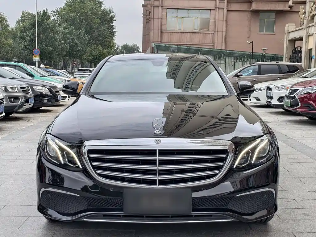 Mercedes-Benz E-Class 2018 — фото 23