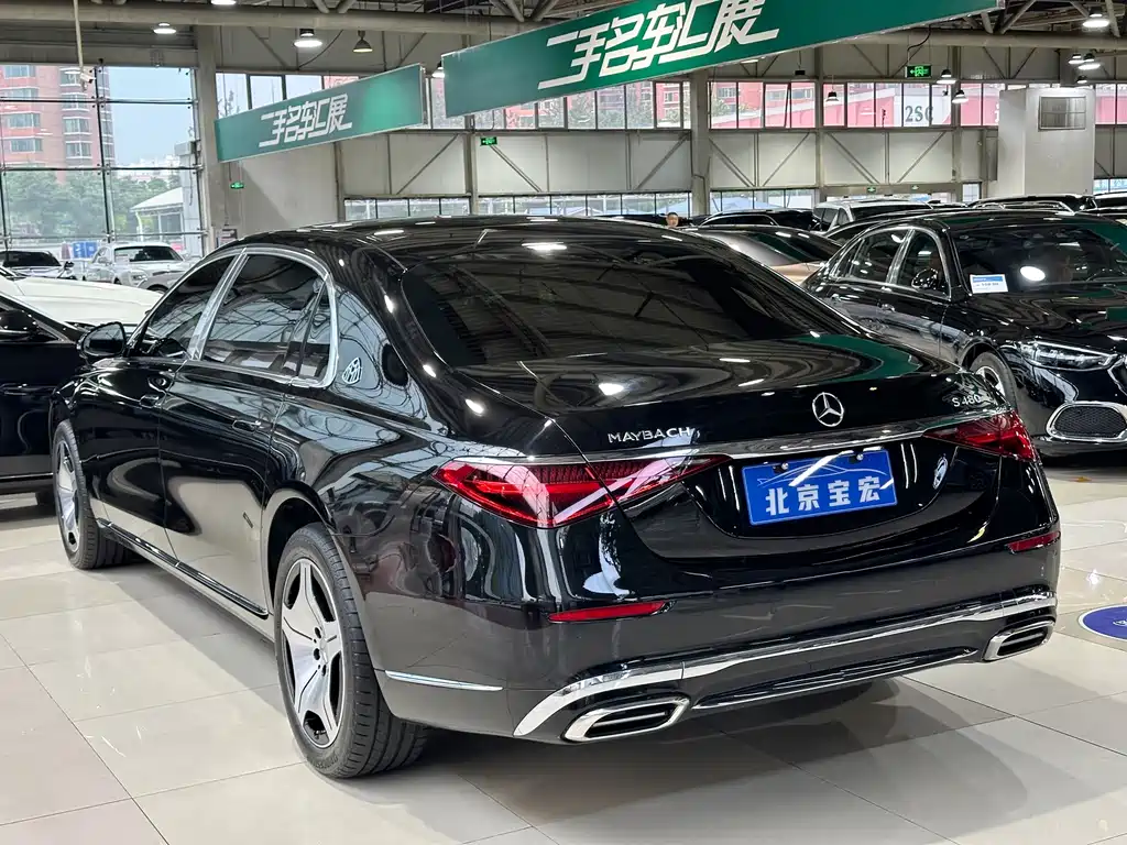 Mercedes-Benz Maybach S-Class 2025