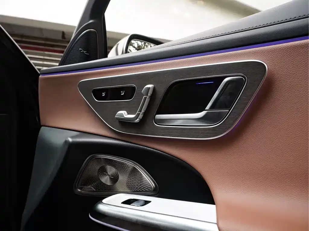 Mercedes-Benz E-Class 2024 — фото 12