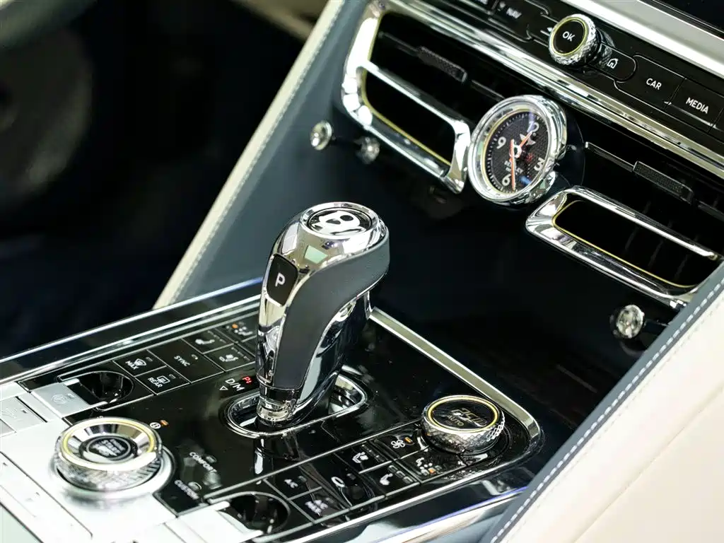 Bentley Flying Spur 2020 — фото 24