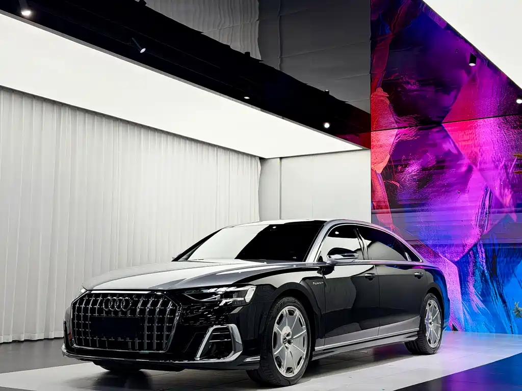 Audi A8 2023 — фото 1