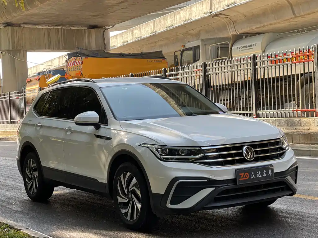 Volkswagen Tiguan L 2022 — фото 3