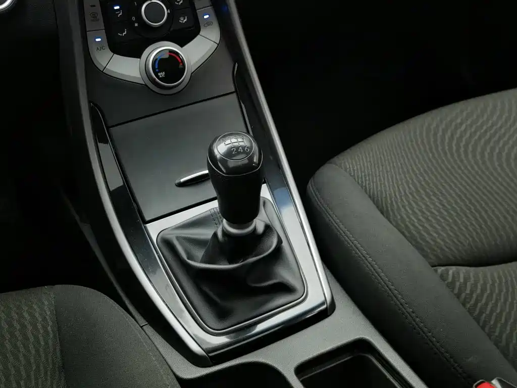 Hyundai Elantra 2017 — фото 13