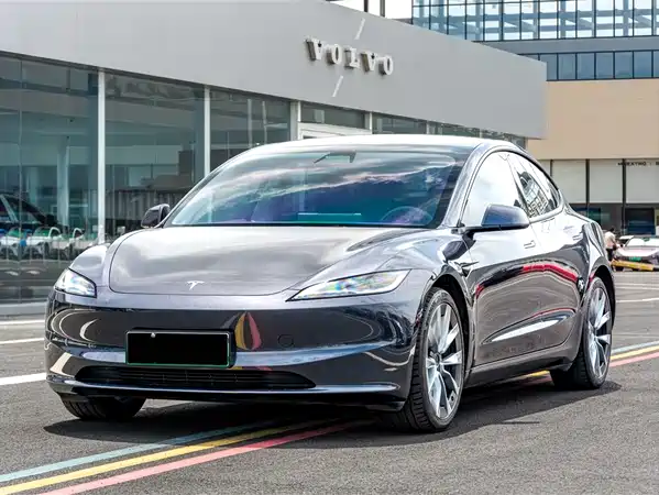 Tesla Model 3 2024