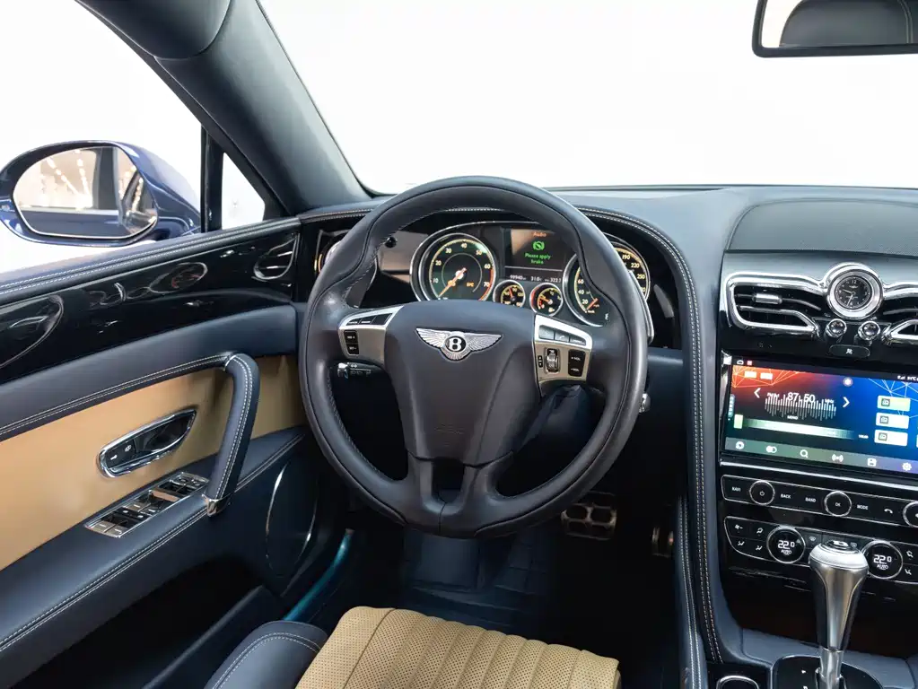 Bentley Flying Spur 2017 — фото 19