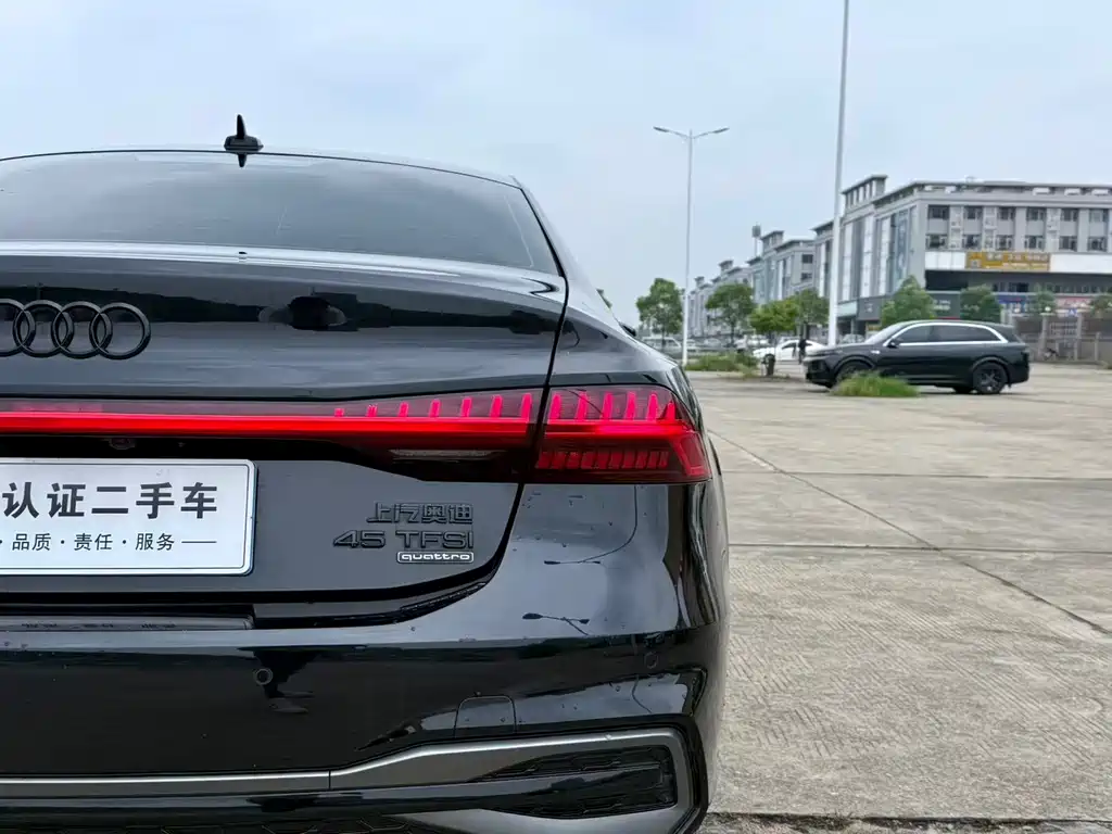 Audi A7L 2025 — фото 11