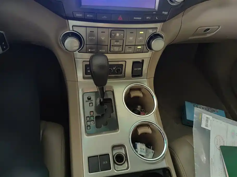 Toyota Highlander 2014 — фото 16