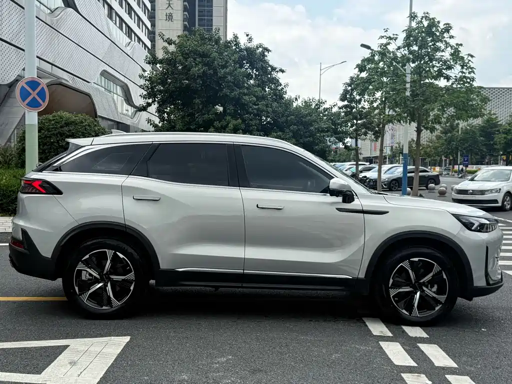 BAIC X7 2024 — фото 4