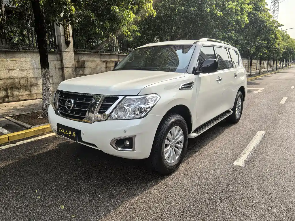 Nissan Patrol 2017 — фото 1