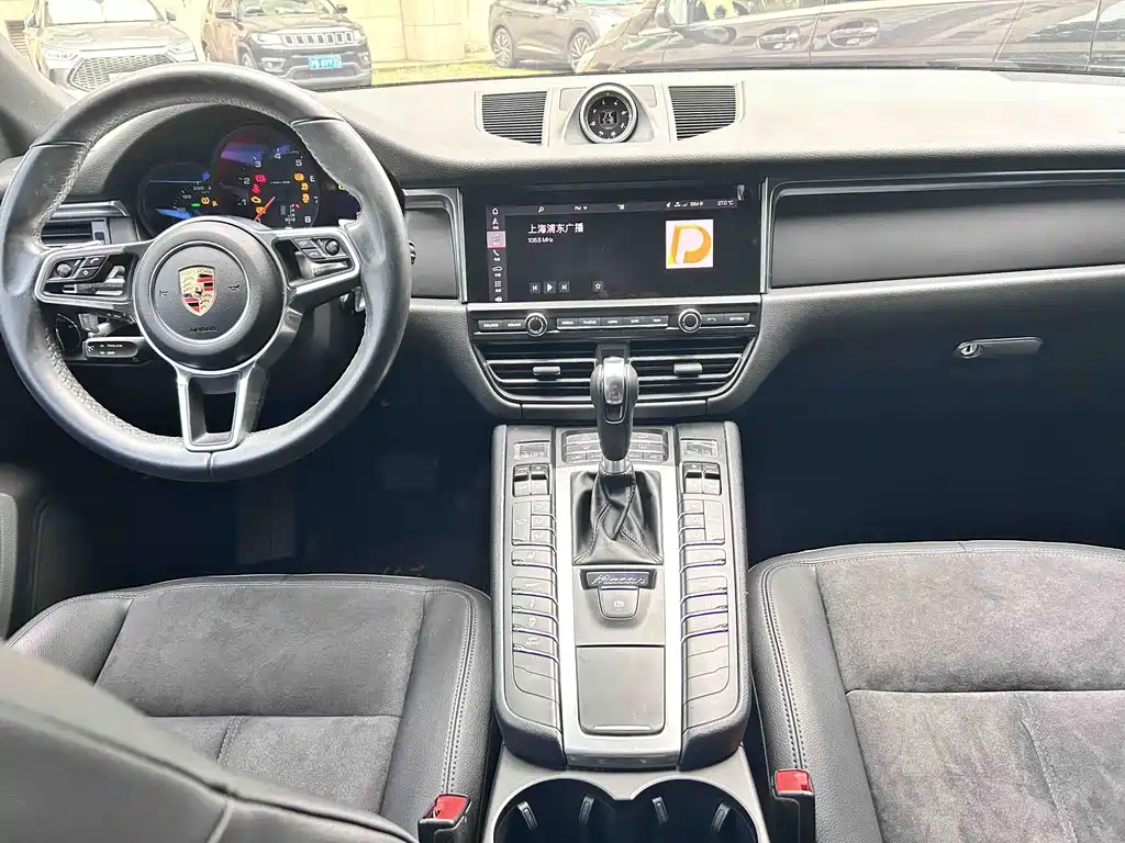 Porsche Macan 2020 — фото 15