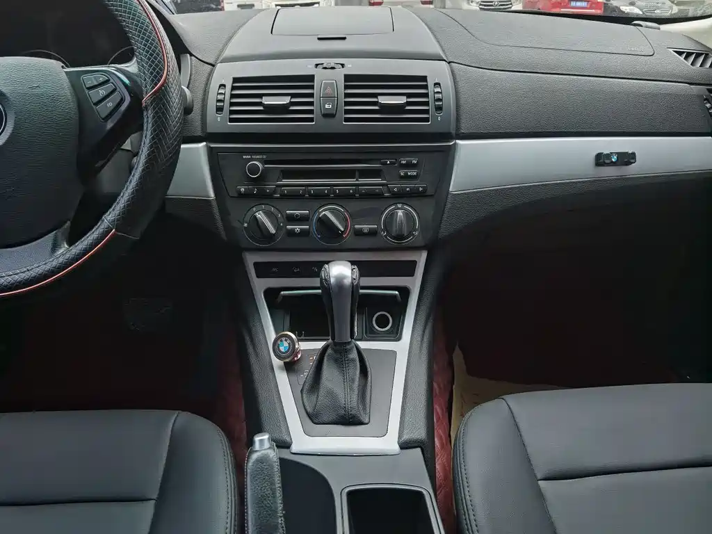 BMW X3 2011 — фото 13