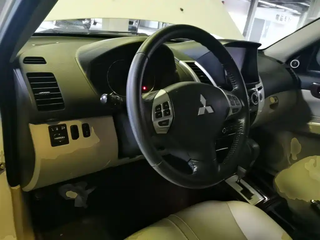 Mitsubishi Pajero Jinchang 2015 — фото 10