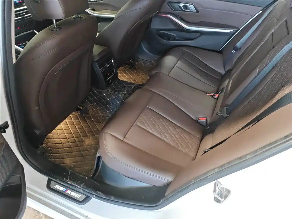 BMW 3 Series 2023 — фото 13