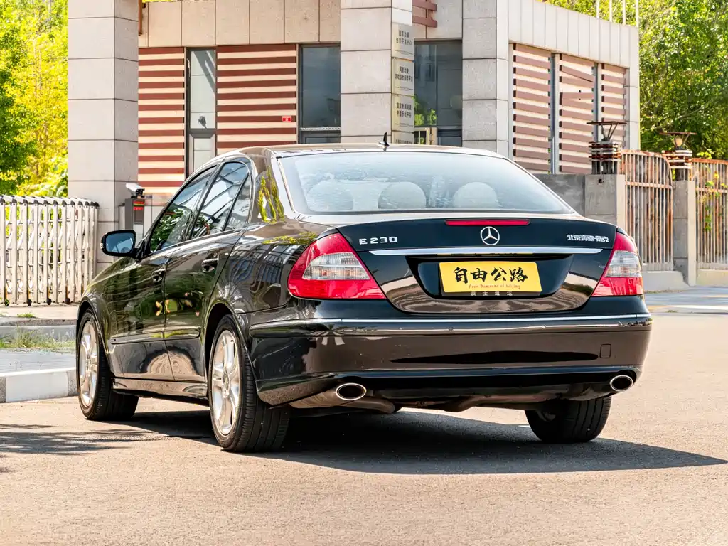 Mercedes-Benz E-Class 2009