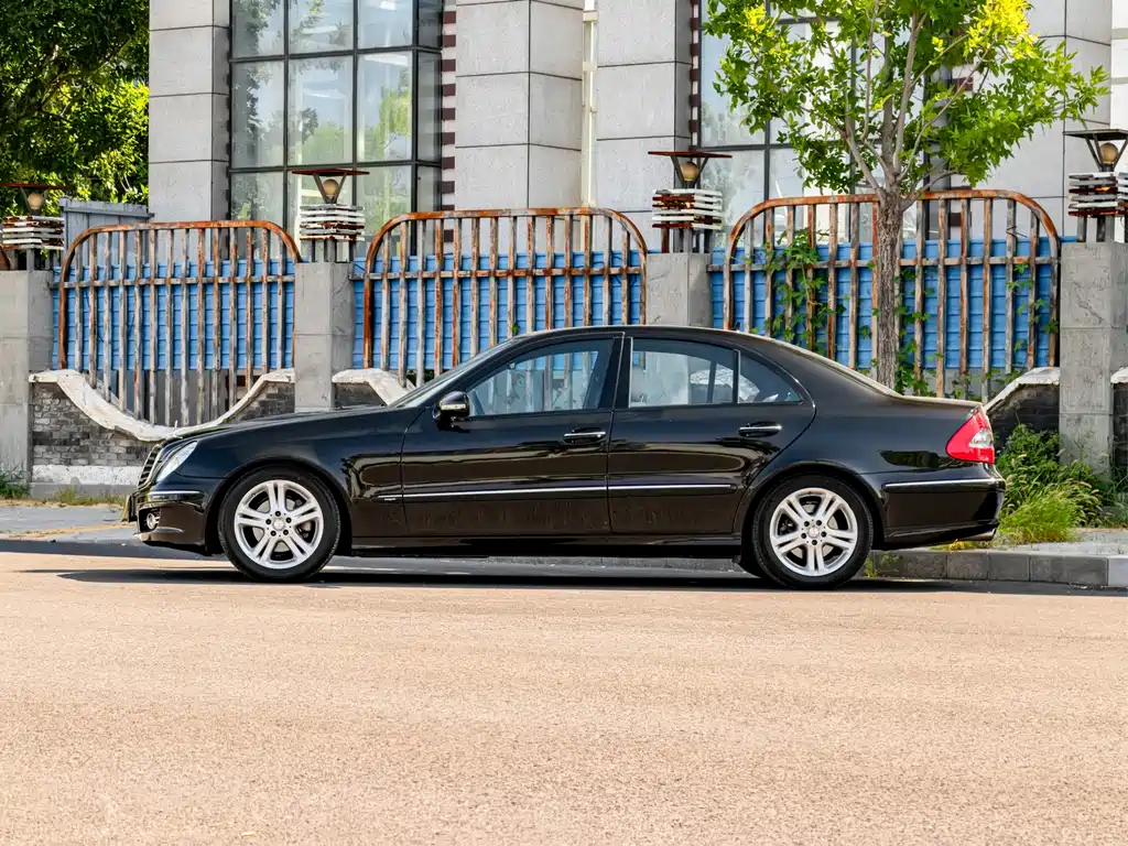 Mercedes-Benz E-Class 2009