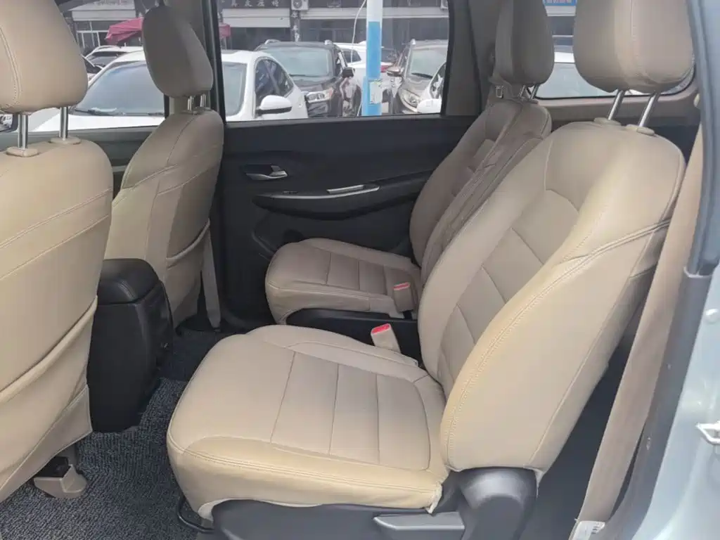 Wuling Hongguang 2019 — фото 17