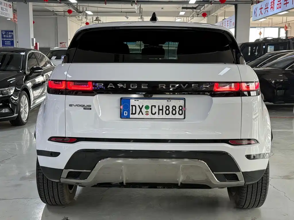 Land Rover Evoque 2023 — фото 6