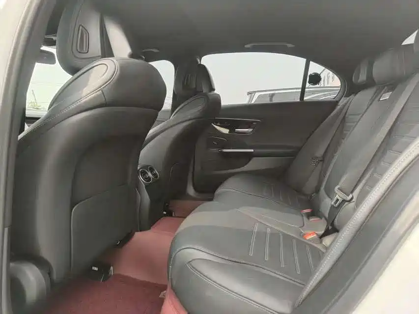 Mercedes-Benz C-Class 2023 — фото 6
