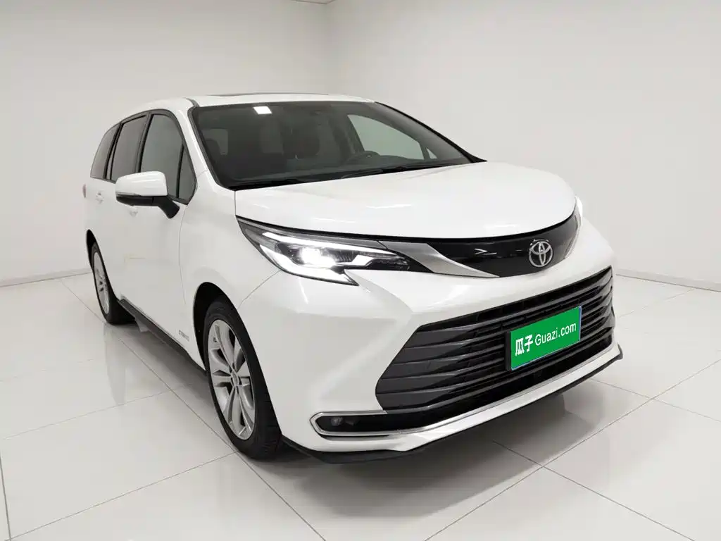 Toyota Sienna 2022 — фото 22