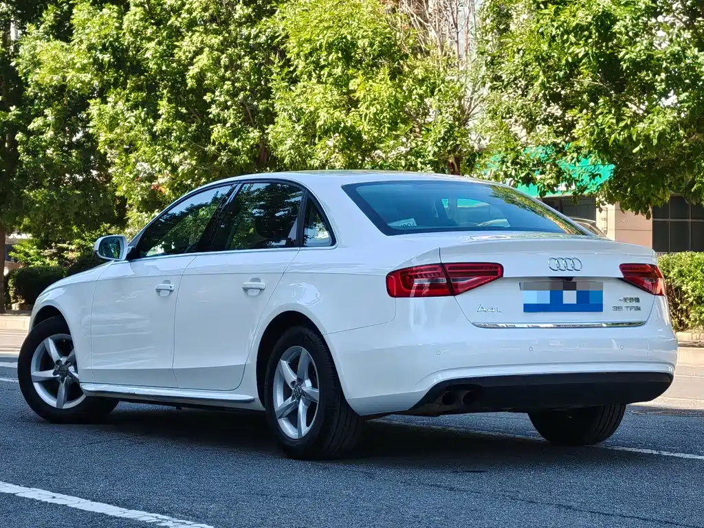 Audi A4L 2014