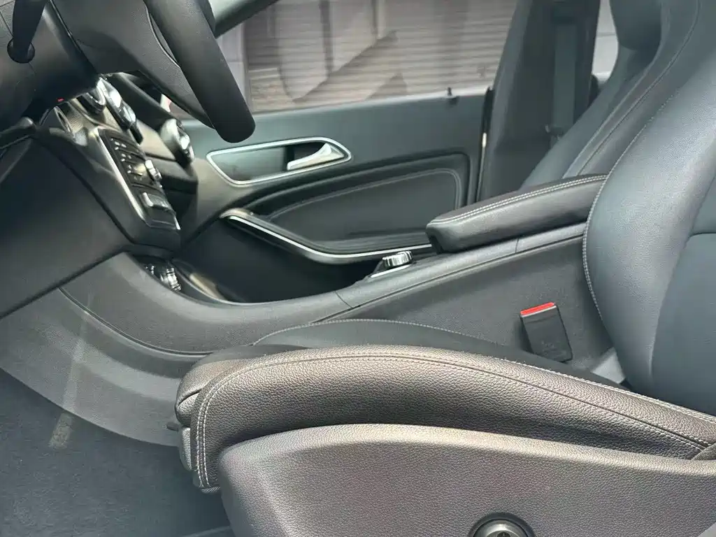 Mercedes-Benz CLA 2017 — фото 18