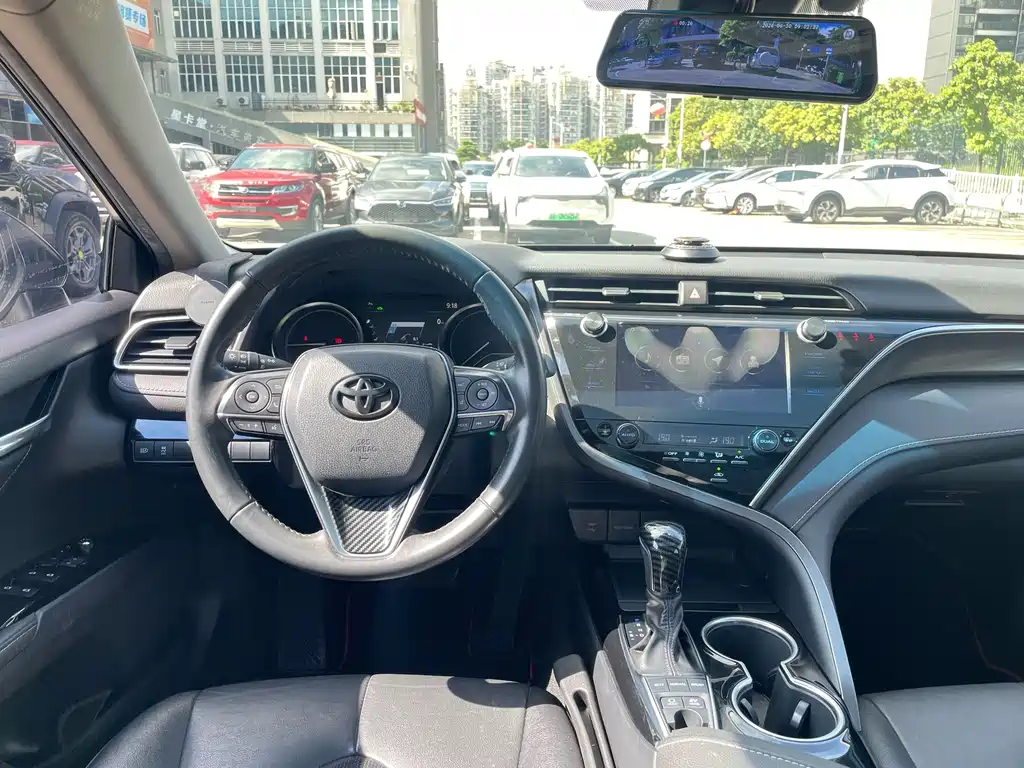 Toyota Camry 2021 — фото 22