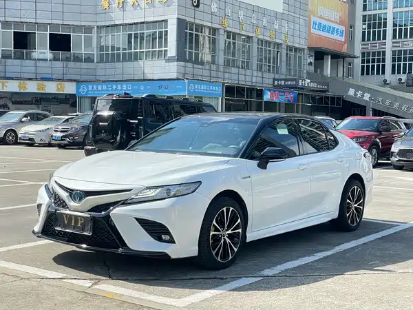 Toyota Camry 2021