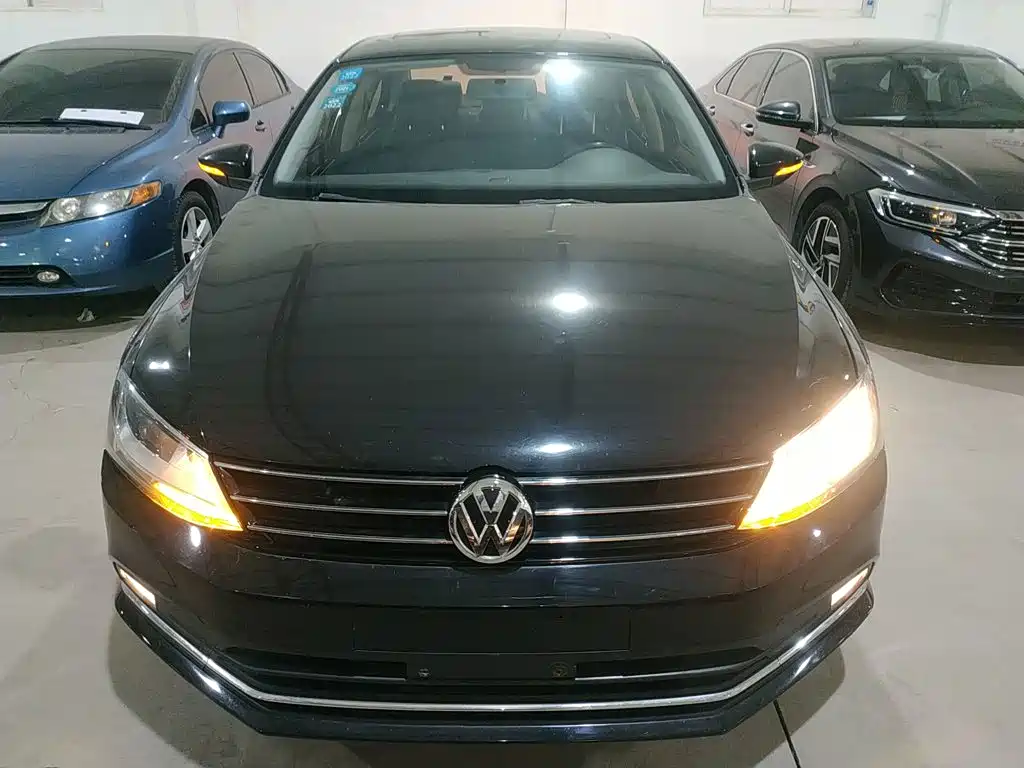 Volkswagen Sagitar 2018