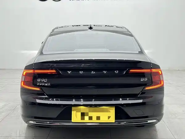 Volvo S90 2024