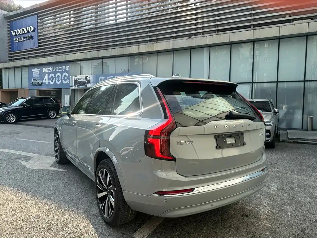 Volvo XC90 PHEV 2025 — фото 6